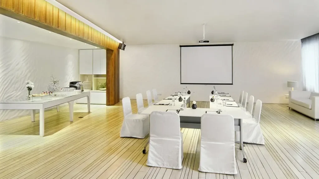 White Lounge 2